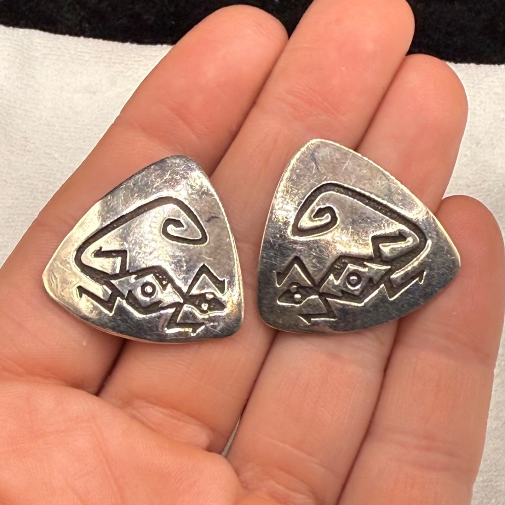 Vintage‎ Estate Earrings Silver Tone Lizard Western Triangle Studs